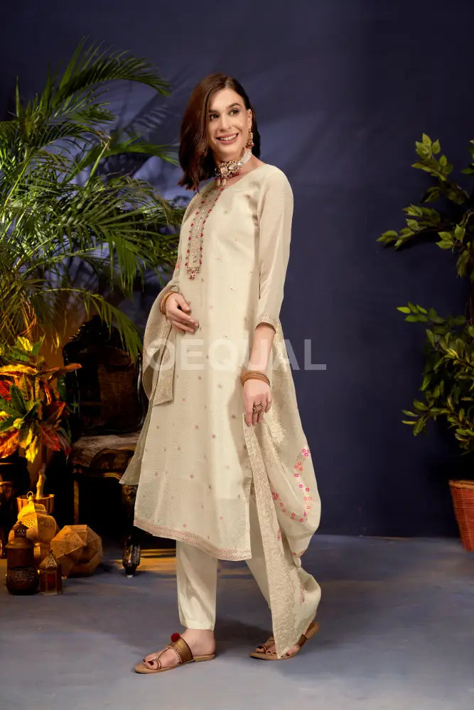 Linen Tissue Kurta Set With Jacquard Duppata For Women Sets