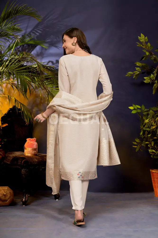 Linen Tissue Kurta Set With Jacquard Duppata Sets